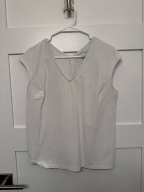 Liz Claiborne Cream V-Neck Cap Sleeve Tank Top